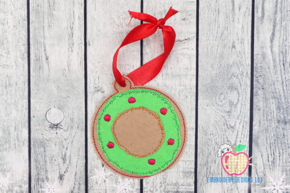 Charming Christmas Wreath Ornament for Holiday Craft Sales